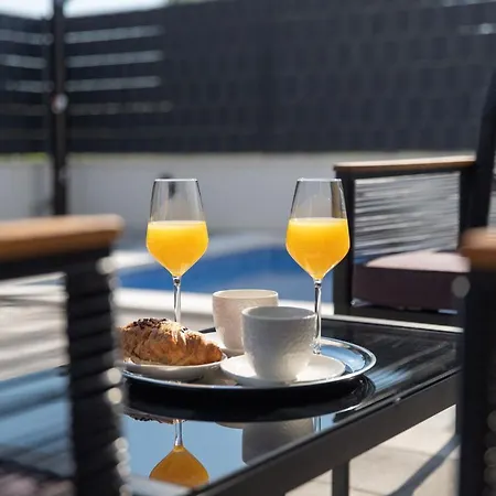Luxury Luna Villa