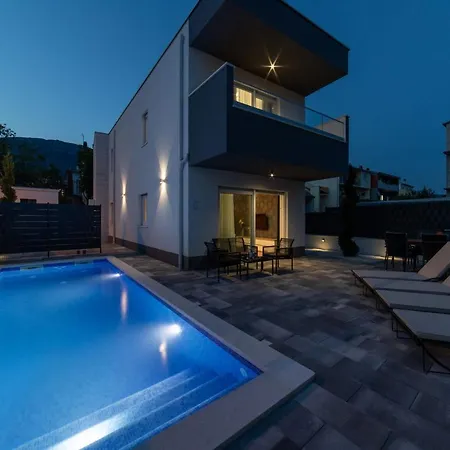 Luxury Luna Kastela