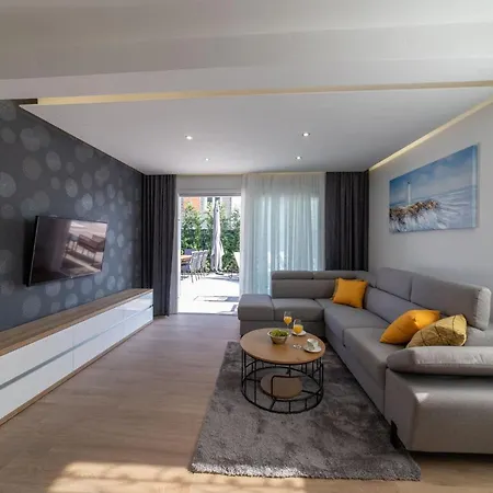 Luxury Luna Villa *