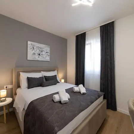 Luxury Luna Kastela