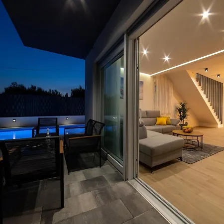 فيلة Luxury Luna